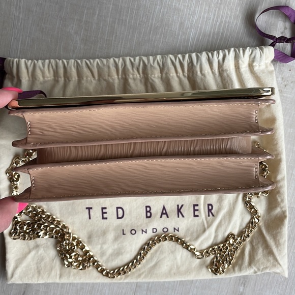 Ted Baker purse with detachable gold chain - Picture 6 of 6